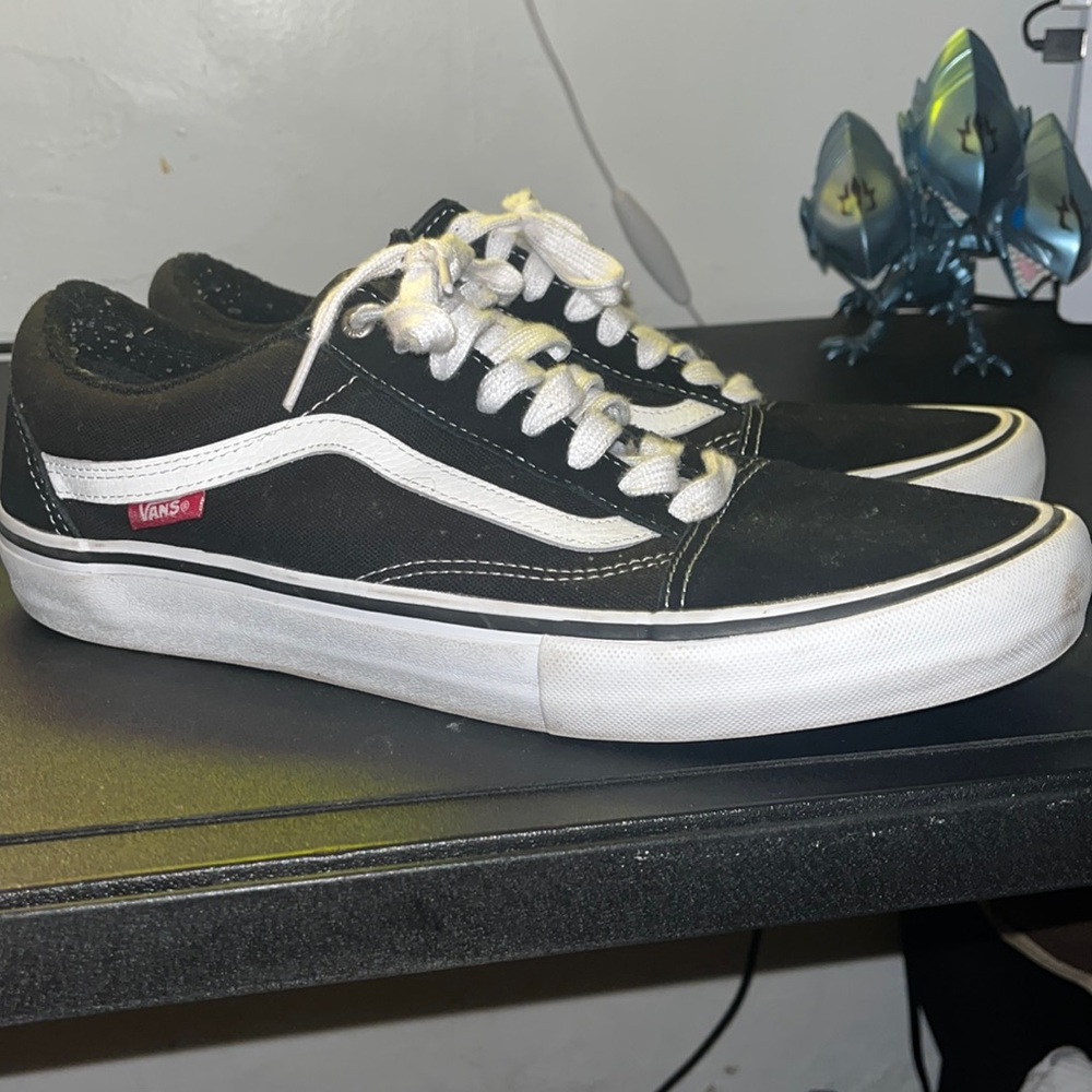 Vans “off the wall”